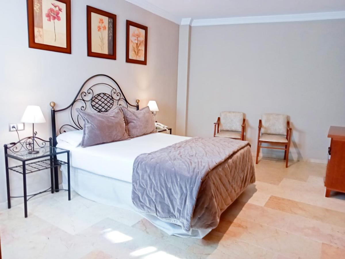 Hotel Sol Sanlucar Sanlucar la Mayor Exterior photo
